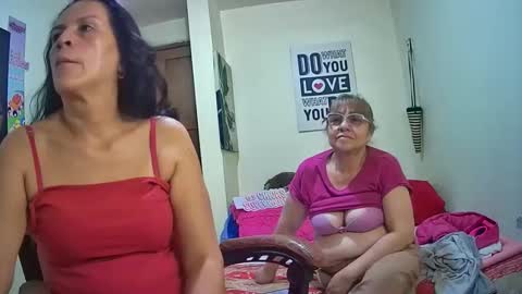 nicoltatiana_ online show from February 6, 11:51 pm