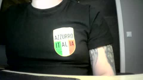 Snapshot of niewidoczny26 chatting on March 7, 9:59 pm Niewidoczny online show from March 7, 9:59 pm
