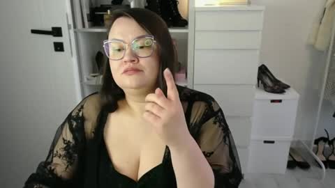 Holly online show from March 30, 8:25 am