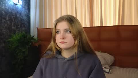 Azalea online show from November 25, 7:29 am