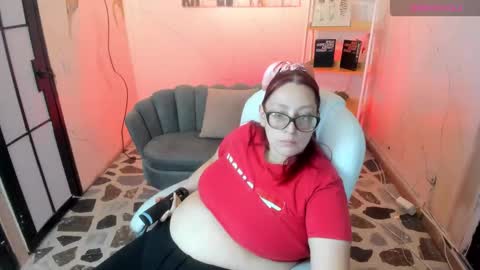 Snapshot of niickyjones chatting on September 16, 6:11 pm Anni online show from September 16, 6:11 pm
