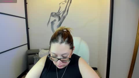 Snapshot of niickyjones chatting on February 23, 10:31 pm Anni online show from February 23, 10:31 pm