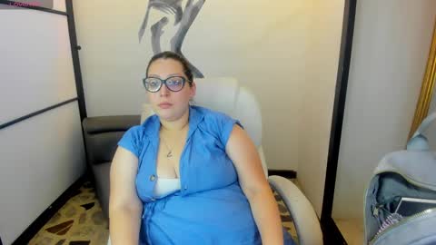 Snapshot of niickyjones chatting on March 7, 9:38 pm Anni online show from March 7, 9:38 pm