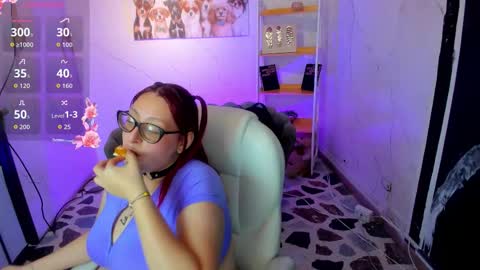 Snapshot of niickyjones chatting on September 10, 6:31 pm Anni online show from September 10, 6:31 pm