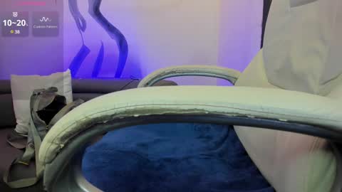 Snapshot of niickyjones chatting on February 20, 7:12 am Anni online show from February 20, 7:12 am