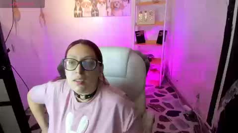 Snapshot of niickyjones chatting on September 13, 9:28 pm Anni online show from September 13, 9:28 pm