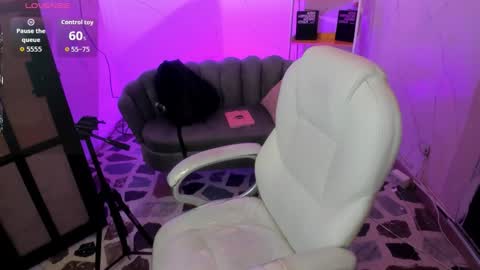 Snapshot of niickyjones chatting on September 18, 9:08 pm Anni online show from September 18, 9:08 pm