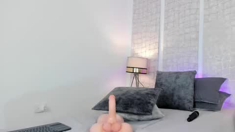 Niicole online show from March 11, 10:53 pm