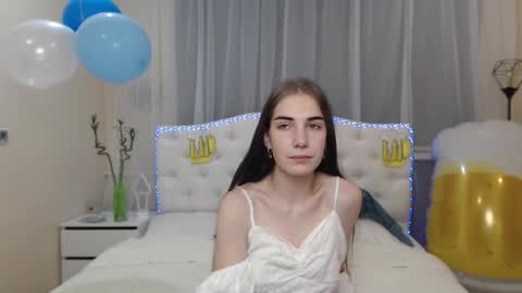 nikastarkk online show from September 18, 8:18 am