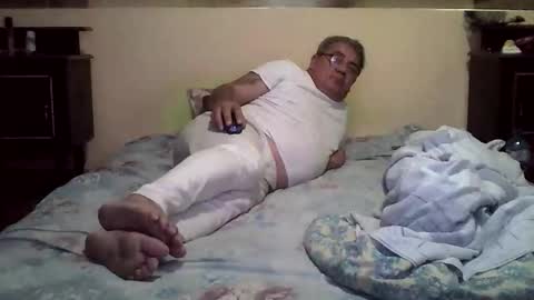 nikibutt19701970 online show from October 20, 10:15 pm