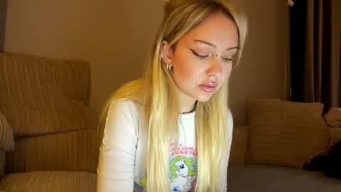 nicolette online show from December 28, 6:40 pm