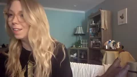 nikkib653466 online show from June 12, 5:34 pm