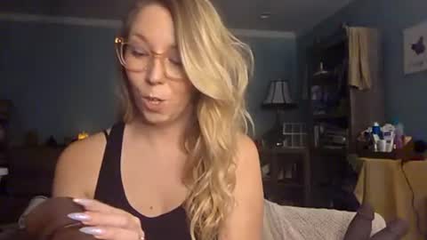 nikkib653466 online show from July 19, 7:27 pm