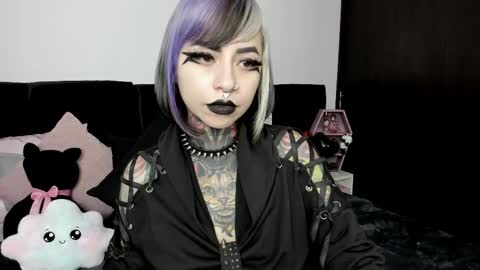 Nikki Ramone   online show from March 7, 2:36 am