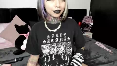 Nikki Ramone   online show from March 12, 8:30 am