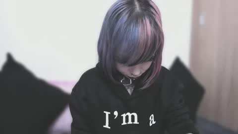 Nikki Ramone   online show from September 16, 11:01 am