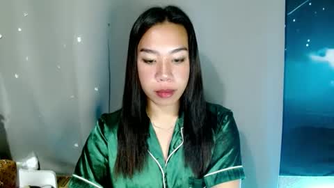 urlovelynika  online show from December 27, 6:10 pm