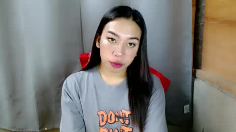 urlovelynika  online show from February 3, 5:18 am