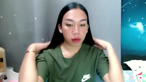 urlovelynika  online show from January 3, 3:38 am