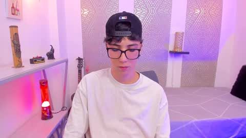 Snapshot of nikolay_gregori chatting on September 12, 4:36 am online show from September 12, 4:36 am