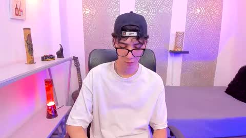 Snapshot of nikolay_gregori chatting on October 11, 5:34 am online show from October 11, 5:34 am