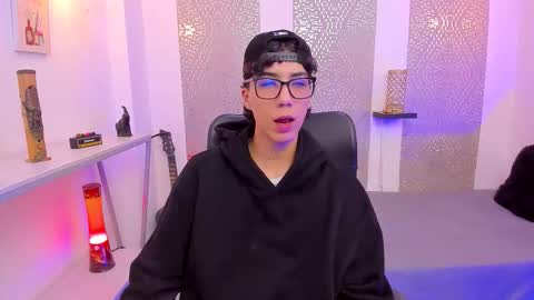 Snapshot of nikolay_gregori chatting on October 6, 4:41 am online show from October 6, 4:41 am