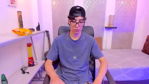 Snapshot of nikolay_gregori chatting on October 21, 5:12 am online show from October 21, 5:12 am