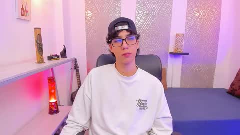 Snapshot of nikolay_gregori chatting on October 17, 5:00 am online show from October 17, 5:00 am