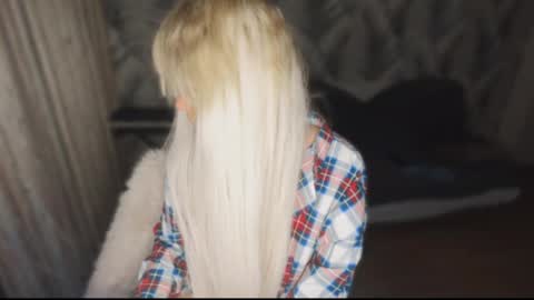 nikoli_naw online show from April 29, 8:13 pm
