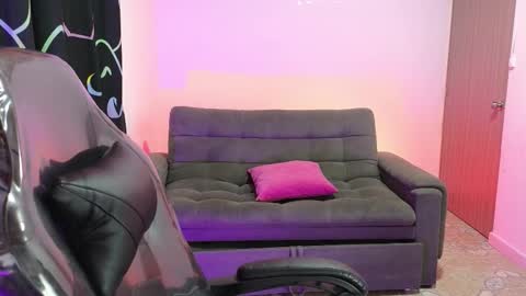 nikolwalter online show from March 4, 12:40 am