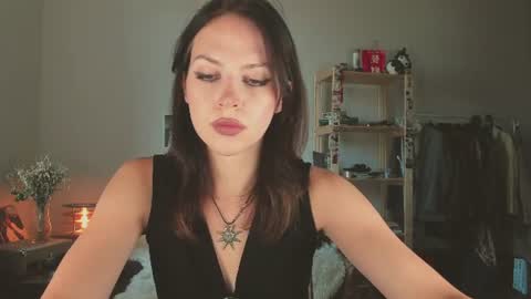 Veronica online show from August 8, 1:10 pm