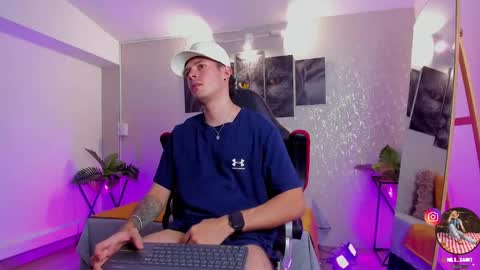 Nils online show from October 4, 4:54 am