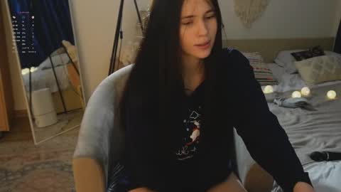 Jennet online show from December 22, 5:09 pm