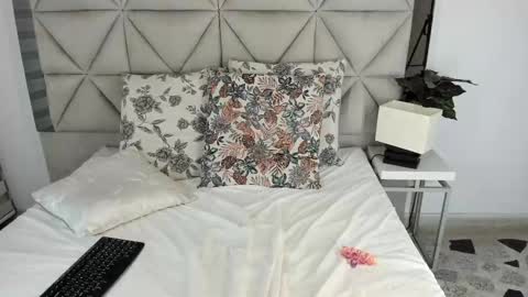  Nina  online show from September 16, 11:30 pm