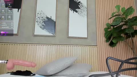 NINA online show from September 14, 3:46 pm