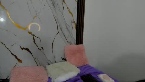 Nina online show from December 5, 12:10 am