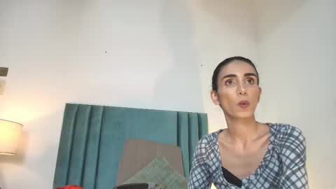 Nina online show from September 18, 6:45 pm