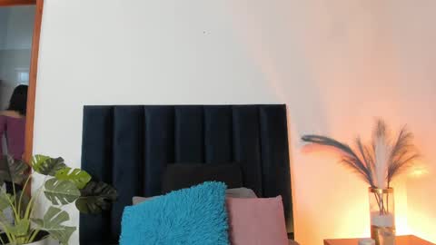 Nina online show from September 16, 6:33 pm