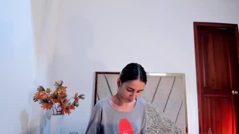 Nina online show from March 4, 6:18 pm