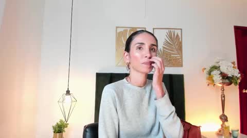 Nina online show from March 3, 6:24 pm