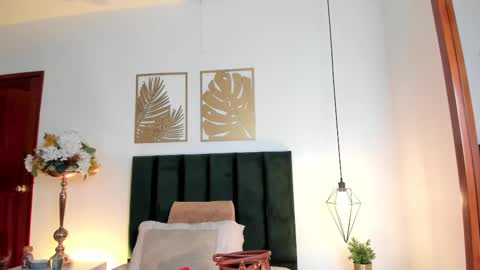 Nina online show from March 12, 2:56 pm