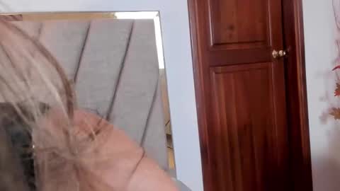 Nina online show from February 24, 9:20 pm