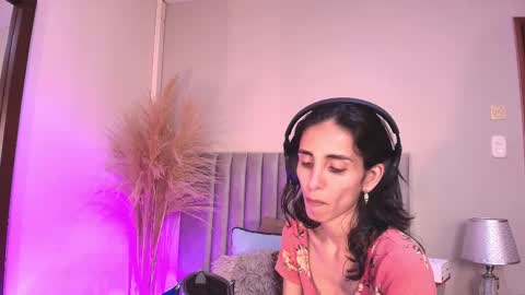 Nina online show from September 8, 6:18 pm