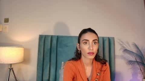 Nina online show from November 6, 6:44 pm