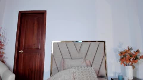 Nina online show from March 9, 2:10 pm