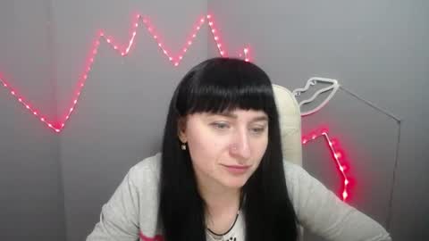 ninaflawlees online show from April 10, 12:10 pm