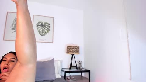 Nina Sara online show from December 19, 6:45 am