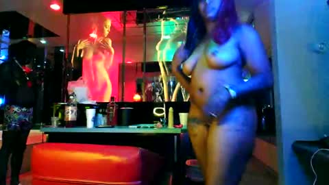 Snapshot of ninakhalifa chatting on October 16, 1:38 am ninakhalifa online show from October 16, 1:38 am
