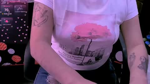 Nina online show from April 22, 1:07 pm