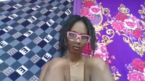 ninie246746 online show from April 17, 6:38 am